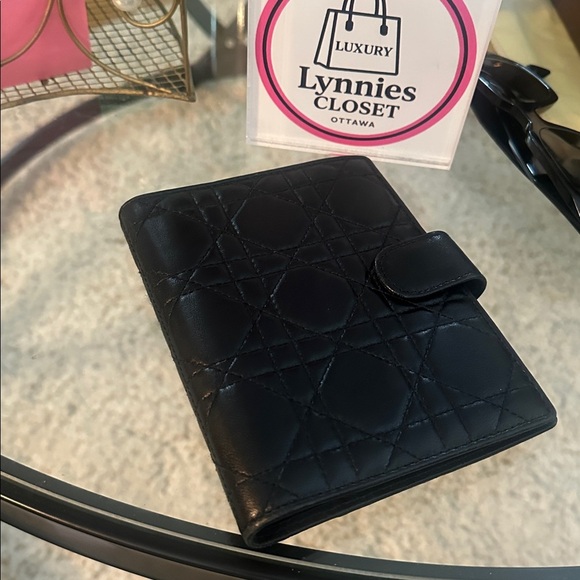 Christian Dior Cannage Agenda - Picture 2 of 15